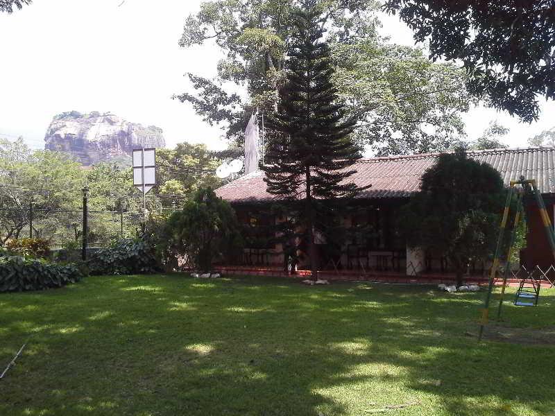 Sigiriya Rest House Zewnętrze zdjęcie